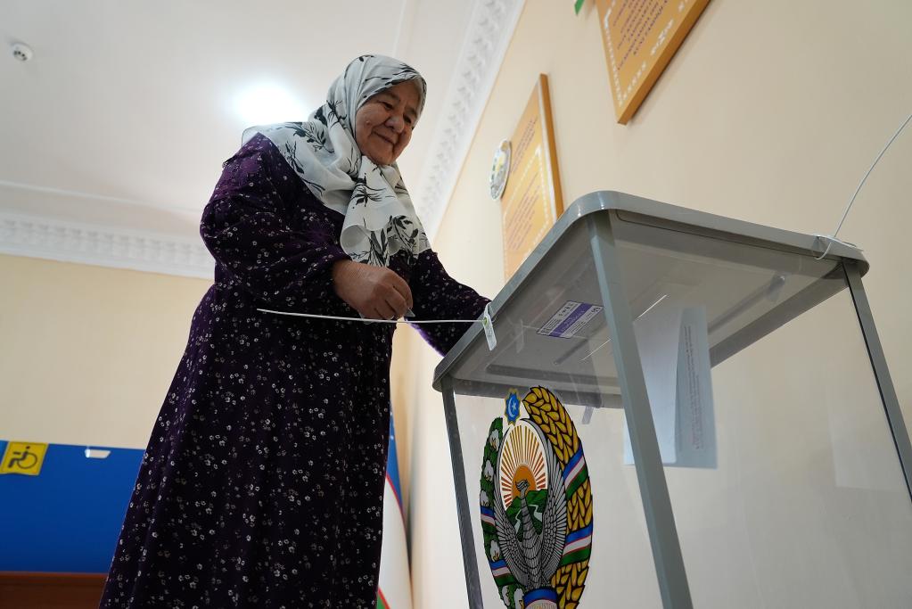 乌兹别克斯坦举行总统选举